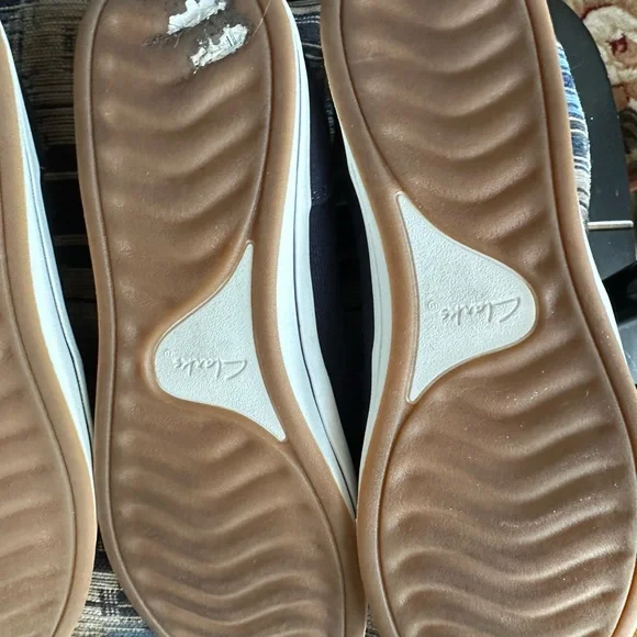 Clarks Women's Navy & Black Flats - Picture 4 of 5